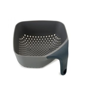 Kubický cedník JOSEPH JOSEPH Square Colander™- střední/šedý