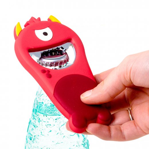 Vtipný magnetický otvírák na lahve BALVI Monster, červený