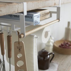 Multifunkční kuchyňský držák pod polici 4v1 Yamazaki Tosca Under Shelf Rack, bílý