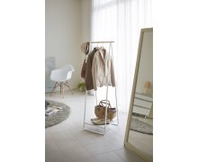 Věšák na ramínka s odkládací poličkou Yamazaki Tower Hanger Rack, bílý