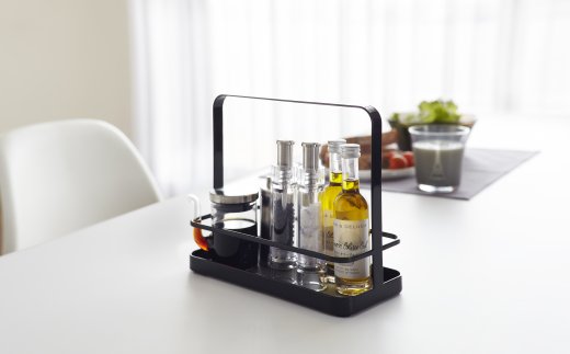 Kuchyňský stojan na dochucovací ingredience Yamazaki Tower Seasoning Rack, černý