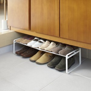 Nastavitelná police na boty Yamazaki Frame Shoe Rack, bílá