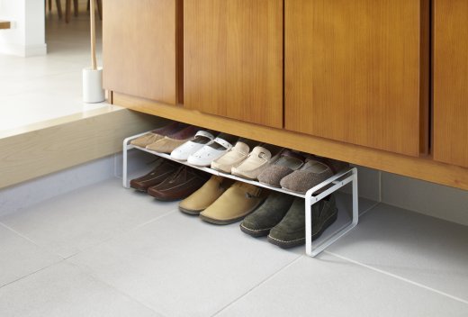 Nastavitelná police na boty Yamazaki Frame Shoe Rack, bílá