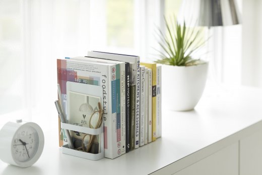 Knižní zarážky Yamazaki Tower Bookends, bílá