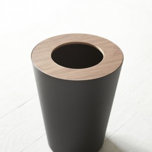 Odpadkový koš Yamazaki Rin Round, tmavý (kov, dřevo)