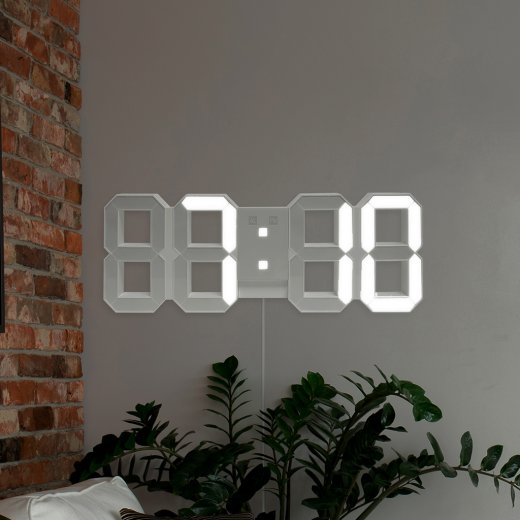 Nástěnné hodiny s buzením a dálkovým ovládáním Balvi Digital L, bílé