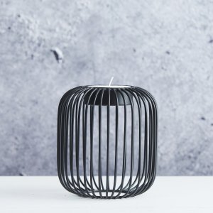 Černý svícen POINT virgule Wire, (kov) 13 x 14 cm,